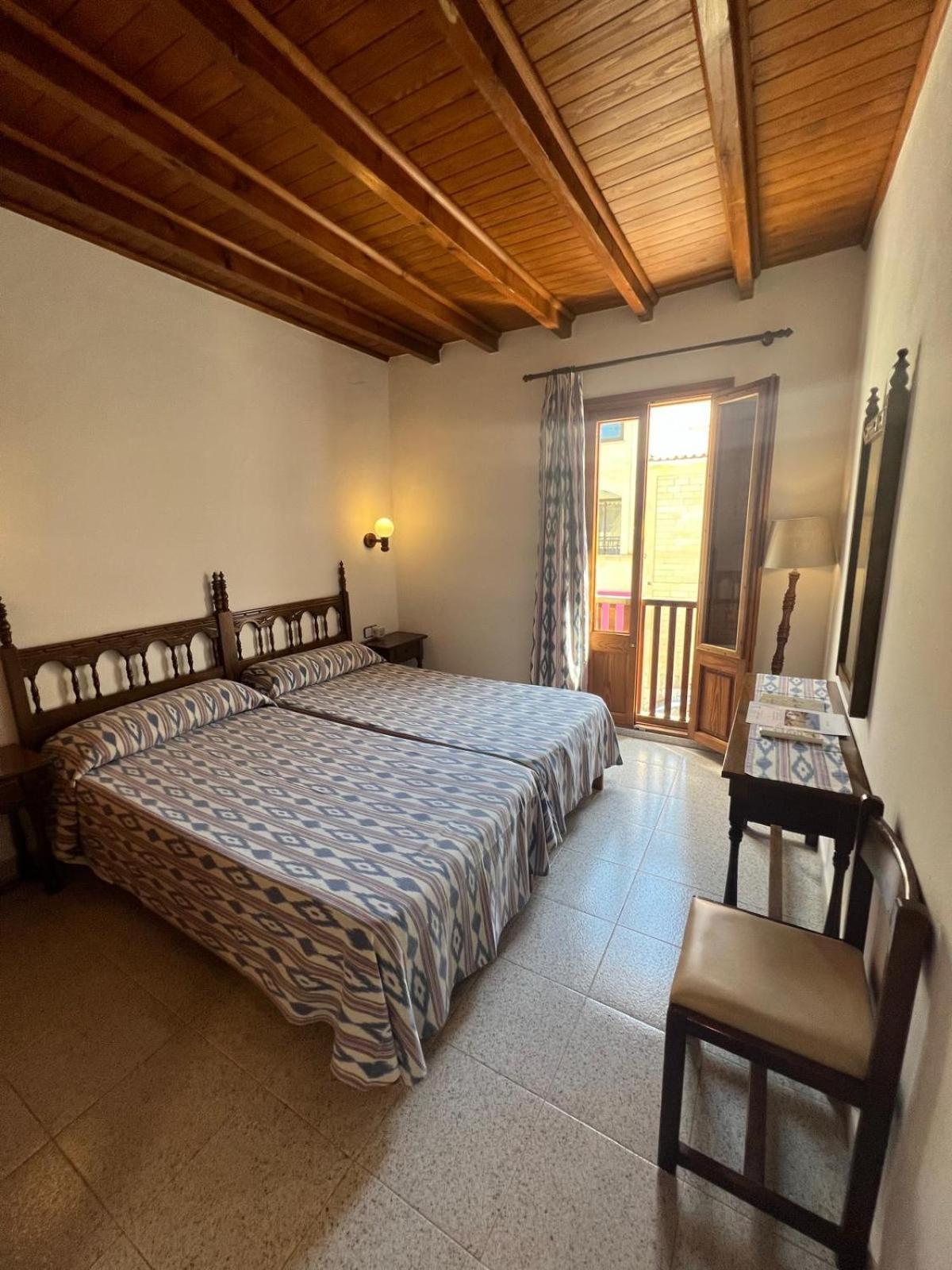 كولونيا سانت خورذي Hostal Restaurante Playa المظهر الخارجي الصورة