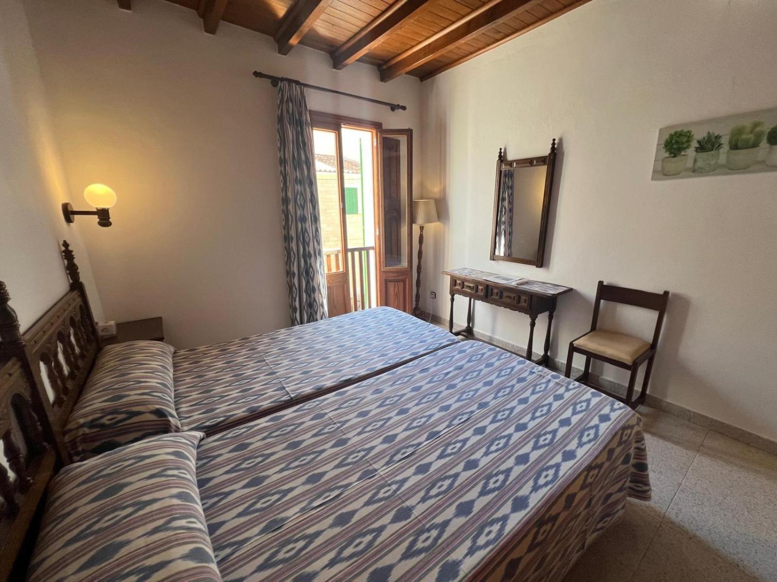 كولونيا سانت خورذي Hostal Restaurante Playa المظهر الخارجي الصورة